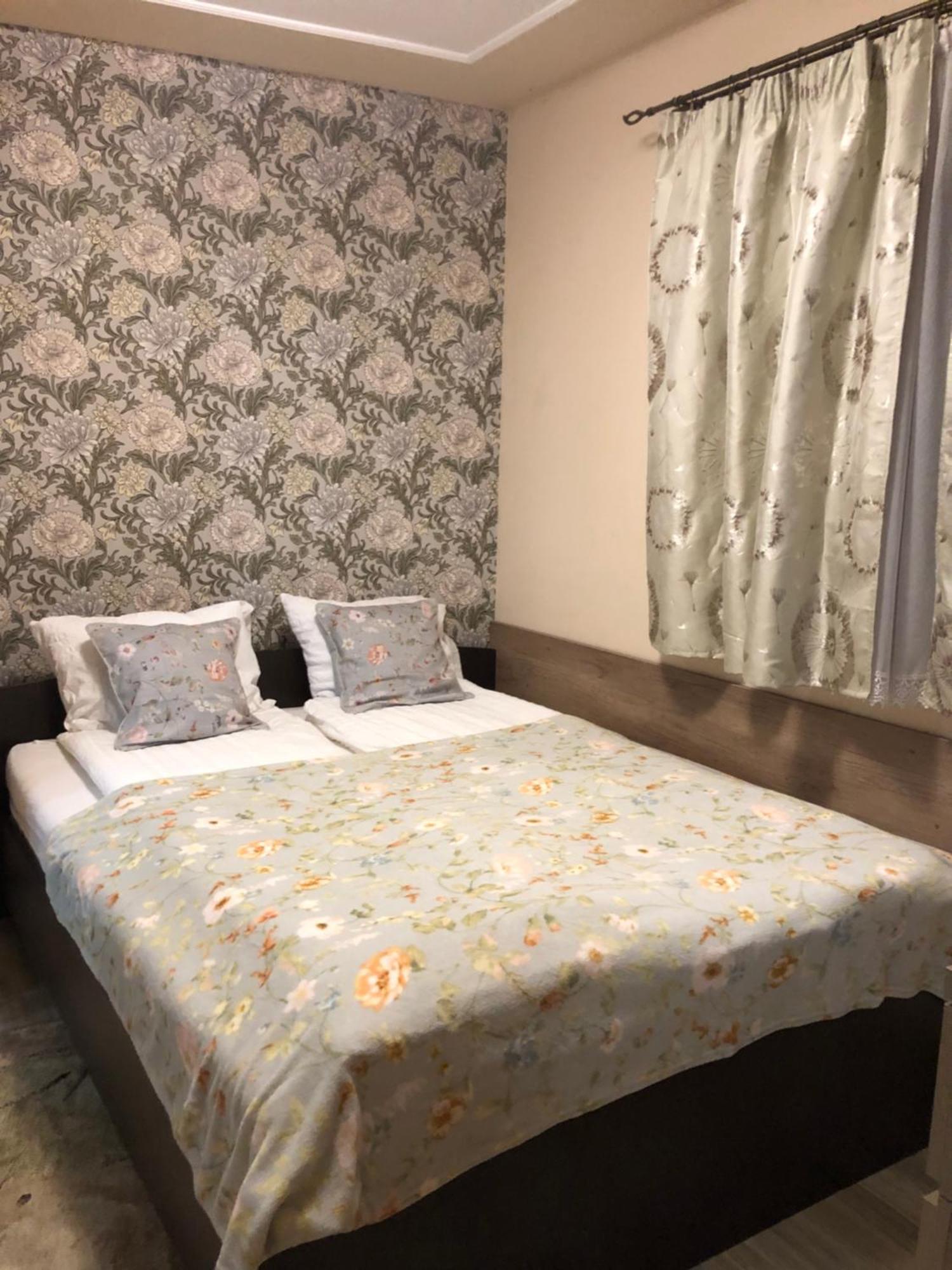 Lidia Vendeghaz Hotel Tata Exterior photo